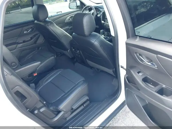1GNERHKW6JJ262037 2018 CHEVROLET TRAVERSE - Image 8
