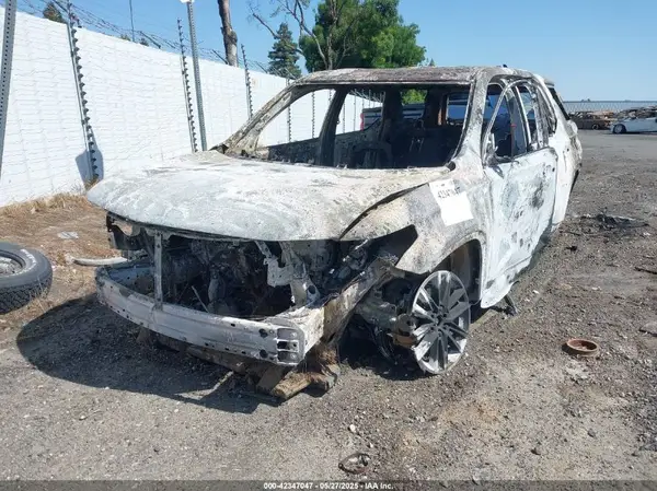 1GNERHKW7NJ104182 2022 CHEVROLET TRAVERSE - Image 2