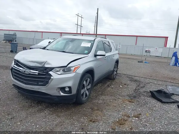 1GNERHKW8JJ131546 2018 CHEVROLET TRAVERSE - Image 2
