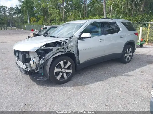 1GNERHKWXJJ213102 2018 CHEVROLET TRAVERSE - Image 2