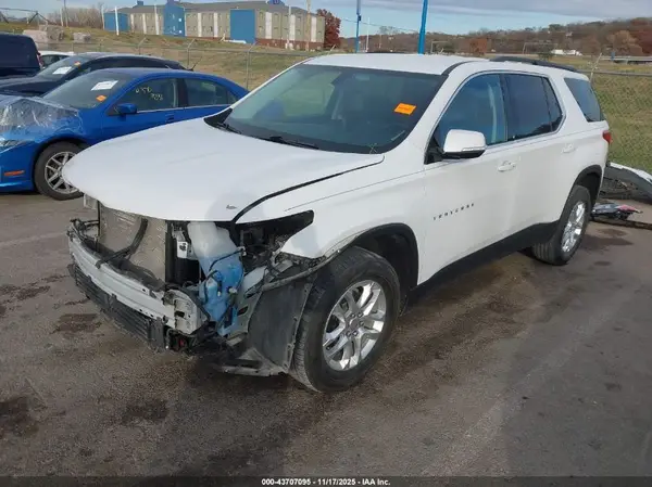 1GNERHKWXKJ218348 2019 CHEVROLET TRAVERSE - Image 2