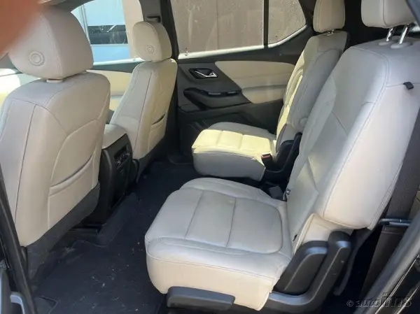 1GNERHKWXNJ185226 2022 CHEVROLET TRAVERSE - Image 2