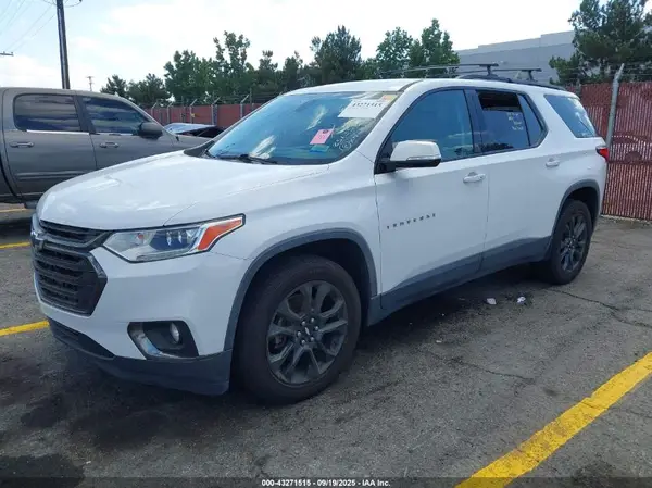 1GNERJKX6JJ251359 2018 CHEVROLET TRAVERSE - Image 2
