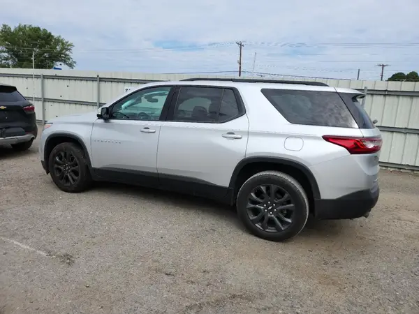 1GNERJKX8JJ141512 2018 CHEVROLET TRAVERSE - Image 2