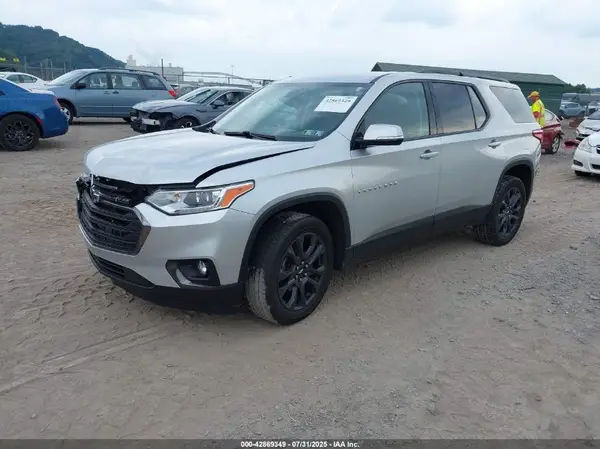 1GNERJKXXJJ163575 2018 CHEVROLET TRAVERSE - Image 2