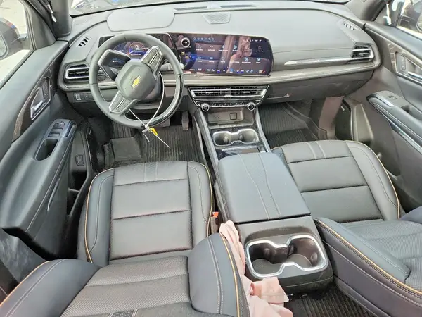 1GNERKKS3TJ233270 2026 CHEVROLET TRAVERSE - Image 8