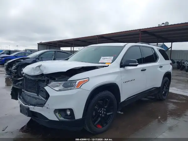 1GNERKKW0JJ262418 2018 CHEVROLET TRAVERSE - Image 2