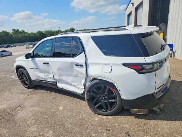 1GNERKKW1JJ113211 2018 CHEVROLET TRAVERSE - Image 2