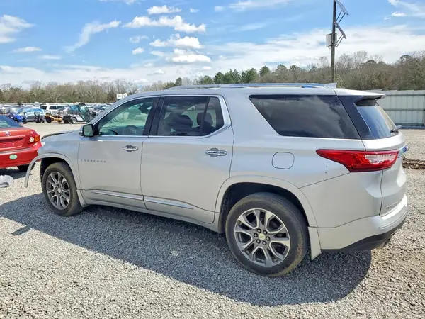 1GNERKKW1JJ189768 2018 CHEVROLET TRAVERSE - Image 2