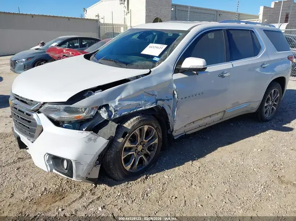 1GNERKKW1KJ221877 2019 CHEVROLET TRAVERSE - Image 2
