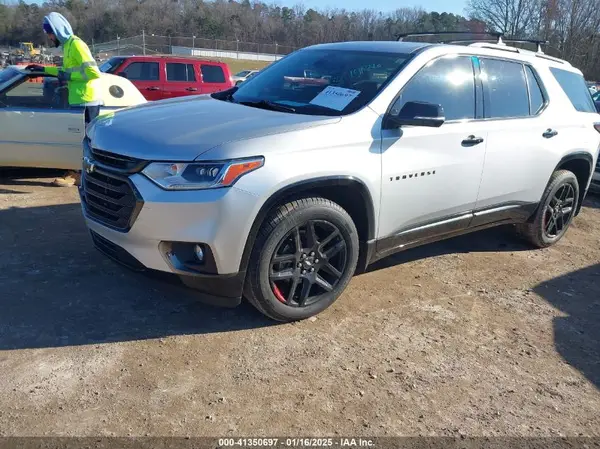 1GNERKKW2JJ252537 2018 CHEVROLET TRAVERSE - Image 2