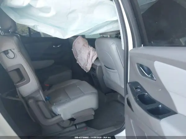 1GNERKKW2JJ271444 2018 CHEVROLET TRAVERSE - Image 8
