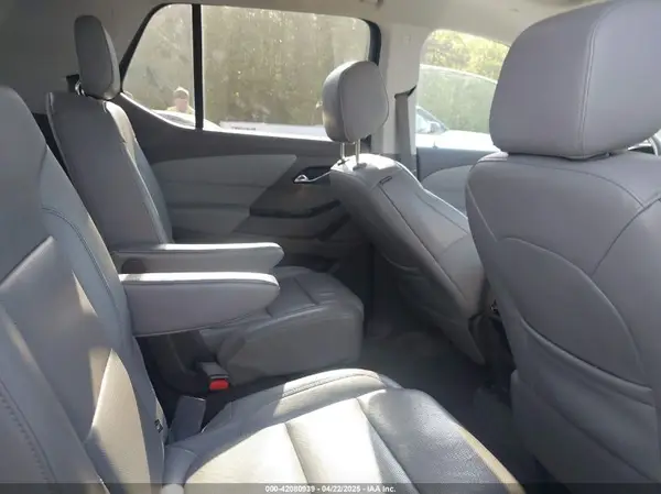 1GNERKKW3JJ129524 2018 CHEVROLET TRAVERSE - Image 8