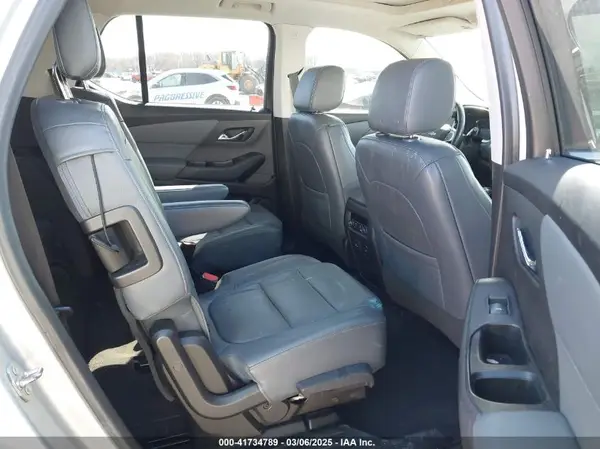 1GNERKKW3JJ155993 2018 CHEVROLET TRAVERSE - Image 8