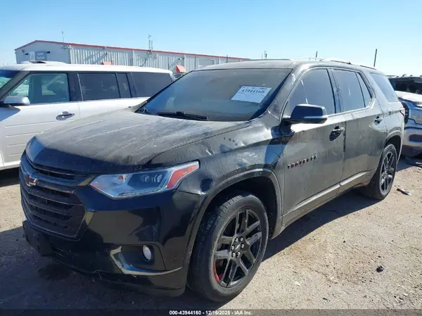 1GNERKKW3JJ210992 2018 CHEVROLET TRAVERSE - Image 2