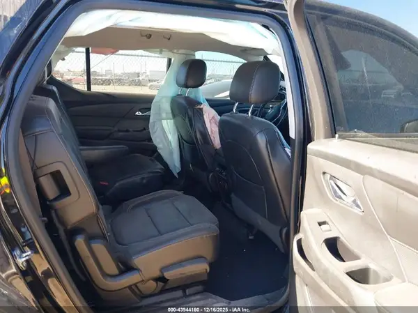 1GNERKKW3JJ210992 2018 CHEVROLET TRAVERSE - Image 8