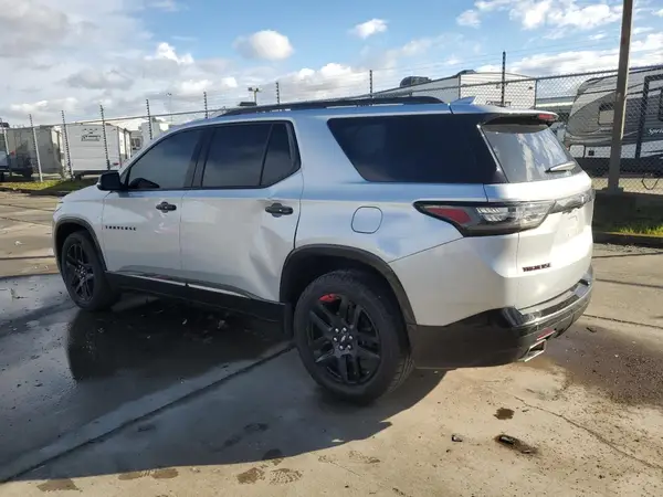 1GNERKKW3JJ256208 2018 CHEVROLET TRAVERSE - Image 2