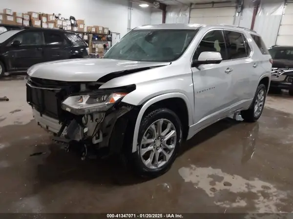 1GNERKKW3JJ273347 2018 CHEVROLET TRAVERSE - Image 2