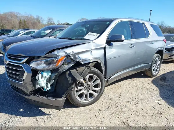1GNERKKW3LJ128117 2020 CHEVROLET TRAVERSE - Image 2