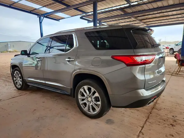 1GNERKKW4JJ142511 2018 CHEVROLET TRAVERSE - Image 2