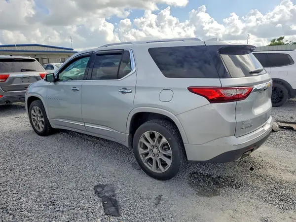 1GNERKKW4JJ215506 2018 CHEVROLET TRAVERSE - Image 2