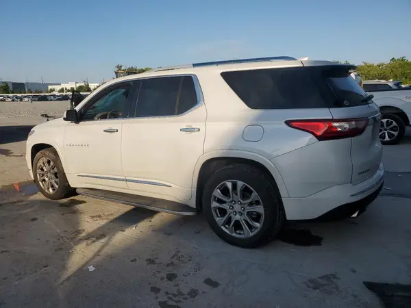 1GNERKKW4JJ242477 2018 CHEVROLET TRAVERSE - Image 2