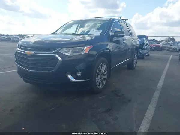 1GNERKKW5JJ140847 2018 CHEVROLET TRAVERSE - Image 2