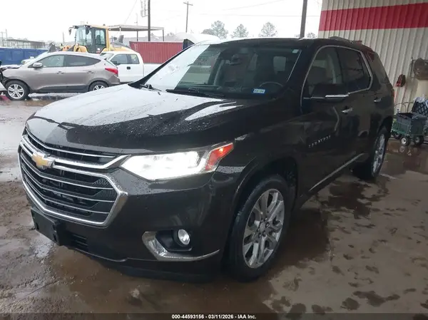 1GNERKKW5JJ229415 2018 CHEVROLET TRAVERSE - Image 2