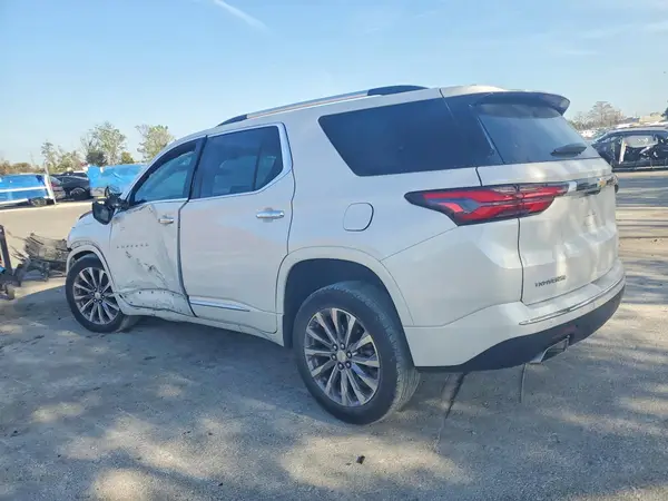 1GNERKKW5NJ152356 2022 CHEVROLET TRAVERSE - Image 2