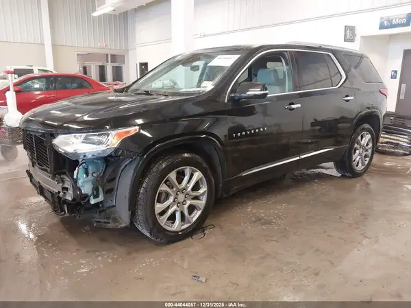 1GNERKKW6JJ101829 2018 CHEVROLET TRAVERSE - Image 2