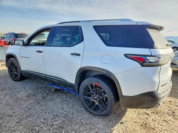 1GNERKKW6JJ103256 2018 CHEVROLET TRAVERSE - Image 2