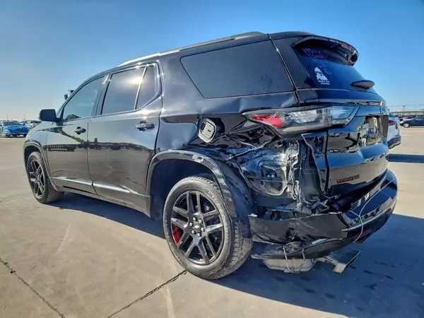 1GNERKKW6JJ262701 2018 CHEVROLET TRAVERSE - Image 2