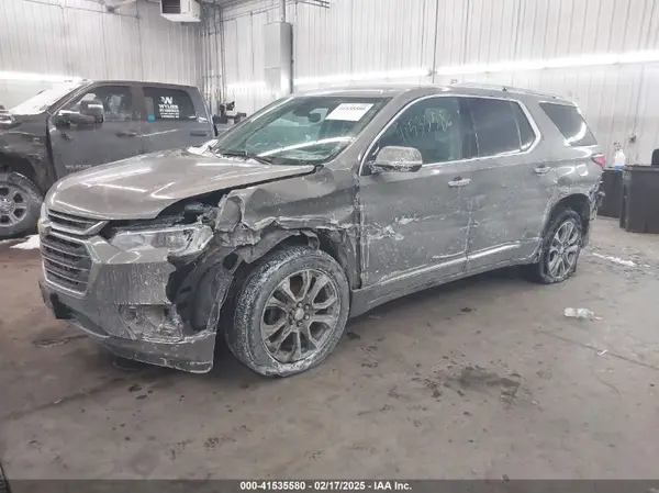 1GNERKKW7JJ126982 2018 CHEVROLET TRAVERSE - Image 2