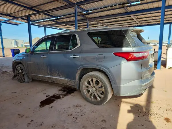 1GNERKKW7JJ145533 2018 CHEVROLET TRAVERSE - Image 2