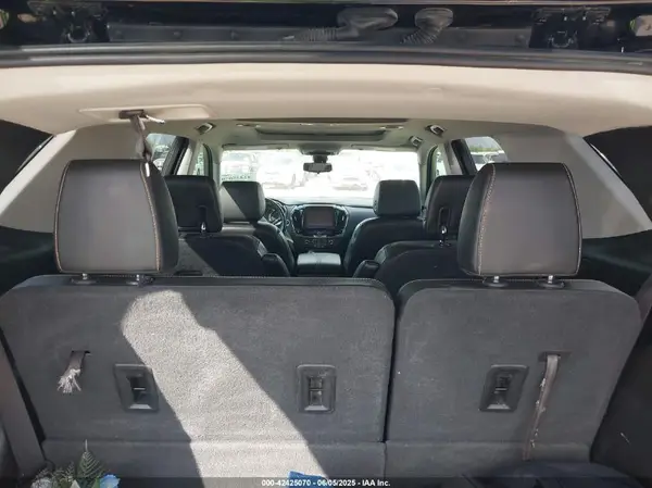 1GNERKKW7JJ172473 2018 CHEVROLET TRAVERSE - Image 8