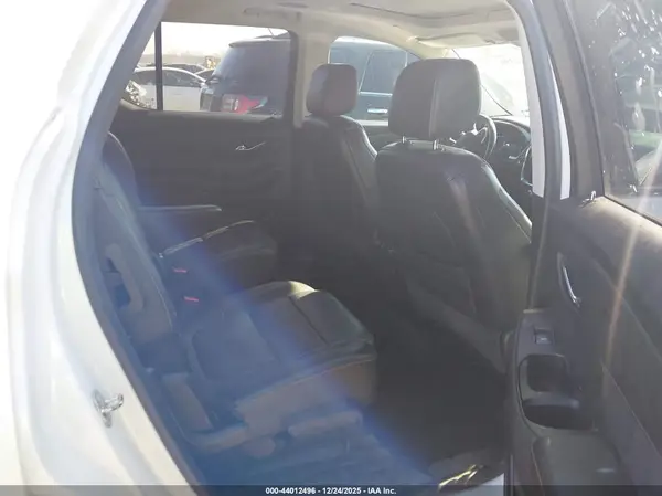 1GNERKKW7JJ173977 2018 CHEVROLET TRAVERSE - Image 8