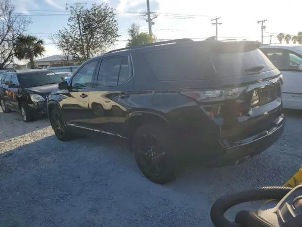 1GNERKKW7JJ263985 2018 CHEVROLET TRAVERSE - Image 2
