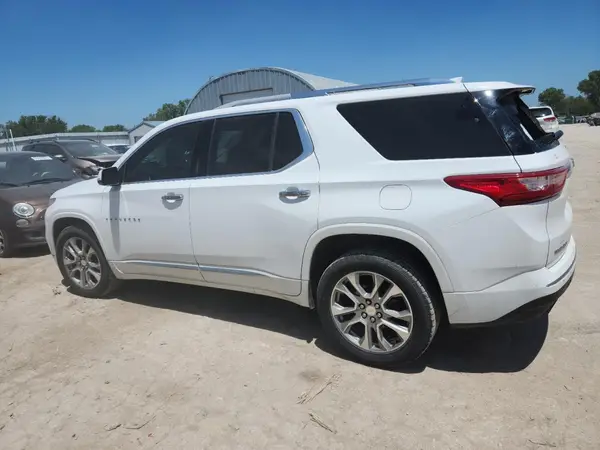 1GNERKKW8JJ100097 2018 CHEVROLET TRAVERSE - Image 2