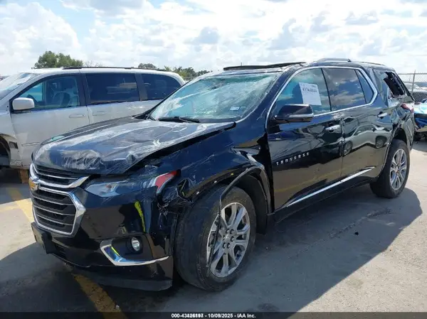 1GNERKKW8JJ136856 2018 CHEVROLET TRAVERSE - Image 2