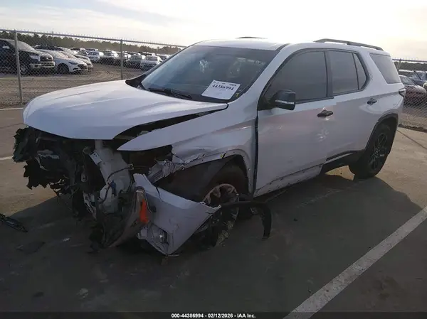 1GNERKKW8JJ255801 2018 CHEVROLET TRAVERSE - Image 2