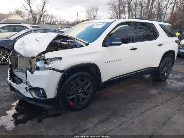 1GNERKKW8JJ258147 2018 CHEVROLET TRAVERSE - Image 2