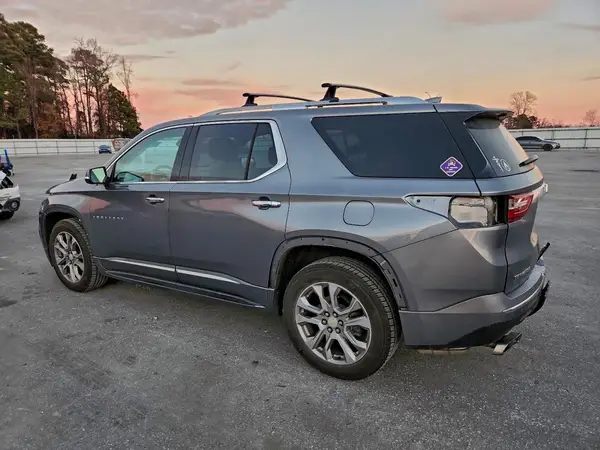 1GNERKKW8JJ266507 2018 CHEVROLET TRAVERSE - Image 2