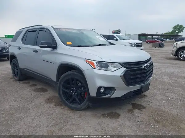 1GNERKKW8MJ194986 2021 CHEVROLET TRAVERSE - Image 1