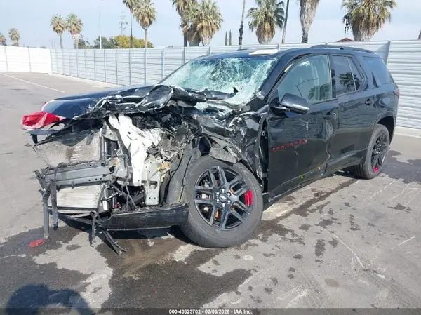 1GNERKKW9JJ237260 2018 CHEVROLET TRAVERSE - Image 2