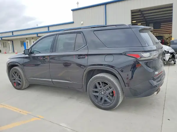 1GNERKKW9MJ190073 2021 CHEVROLET TRAVERSE - Image 2