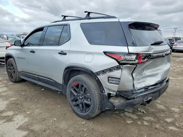 1GNERKKWXJJ100330 2018 CHEVROLET TRAVERSE - Image 2