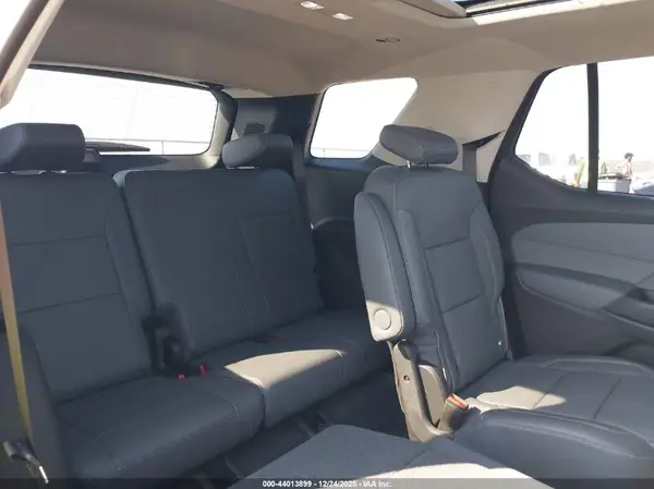 1GNERKKWXJJ123977 2018 CHEVROLET TRAVERSE - Image 8