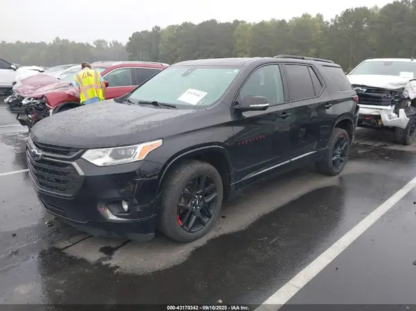 1GNERKKWXJJ189557 2018 CHEVROLET TRAVERSE - Image 2