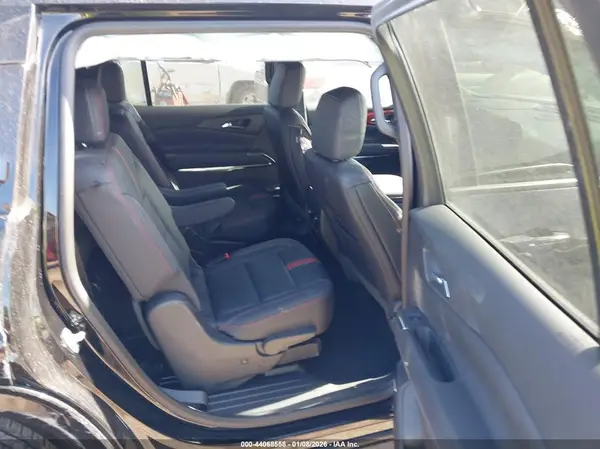 1GNERLKSXTJ208601 2026 CHEVROLET TRAVERSE - Image 8