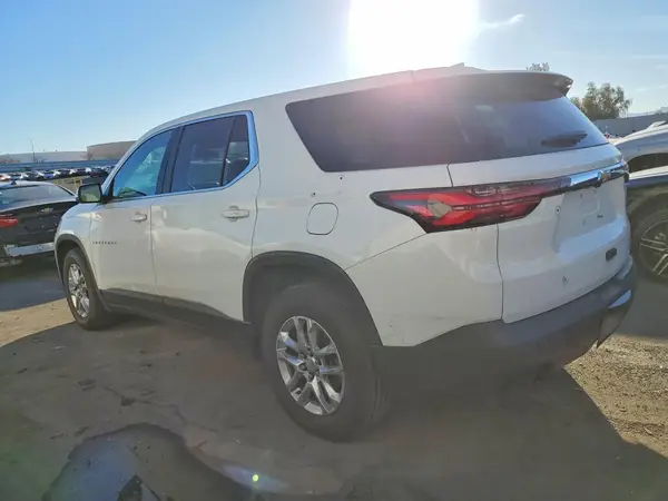 1GNERLKW0NJ175033 2022 CHEVROLET TRAVERSE - Image 2